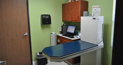 Bloomfield Animal Hospital Office image clinic room 1